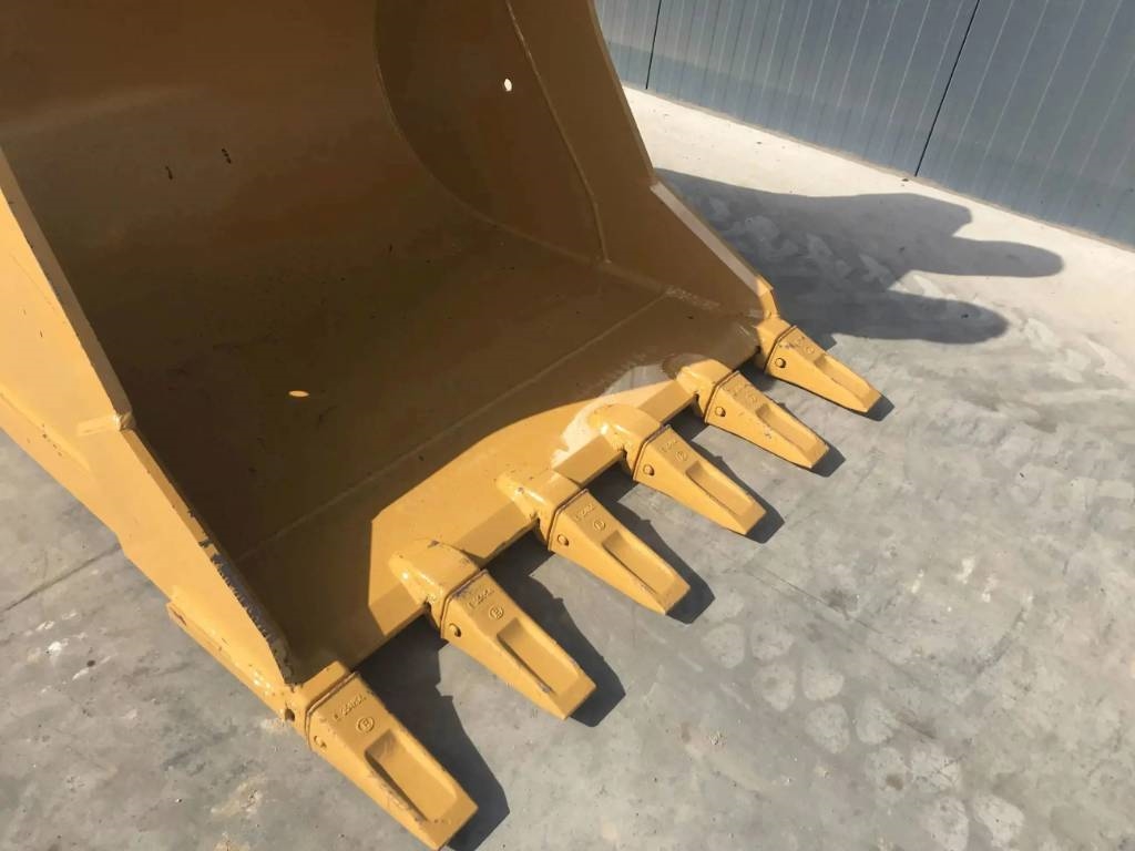 Volvo EC360 2025 904723 EC360 2025 0 image 3