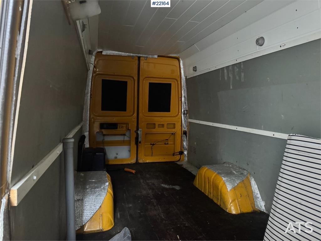 Mercedes-Benz 416 CDI Sprinter with tail lift 2005 22164 416 CDI Sprinter with tail lift 2005 1 Closed vans image 6