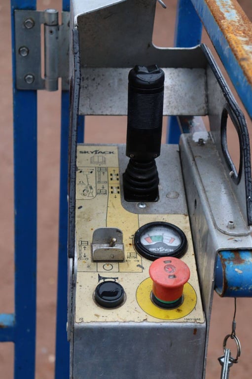 SkyJack SJ12 Electric Mast Lift 5.66m 2015 2015 SJ 12 2015 1 image 14