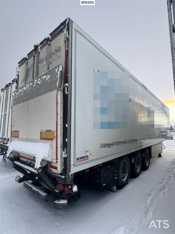 Schmitz Cargobull closed semi-trailer w/ Carrier aggregate and lift 2016 19366 Schmitz Cargobull closed semi-trailer w/ Ca...