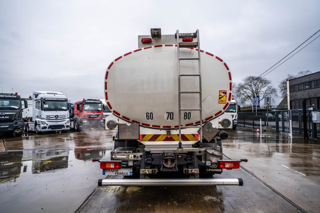 VOLVO FM 500 -6x2+ALU 19.000L+5COMP. 2009 E65216 FM 500 -6x2+ALU 19.000L+5COMP. 2009 1 image 5