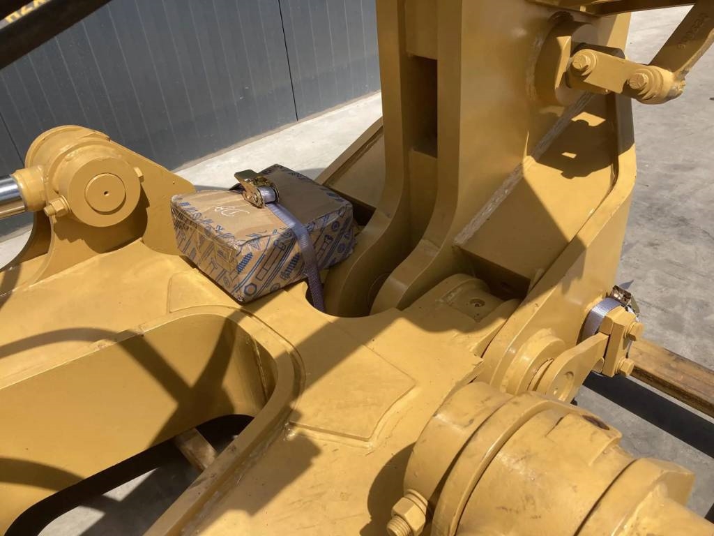 CAT D8 2025 905097 D8 2025 0 image 4