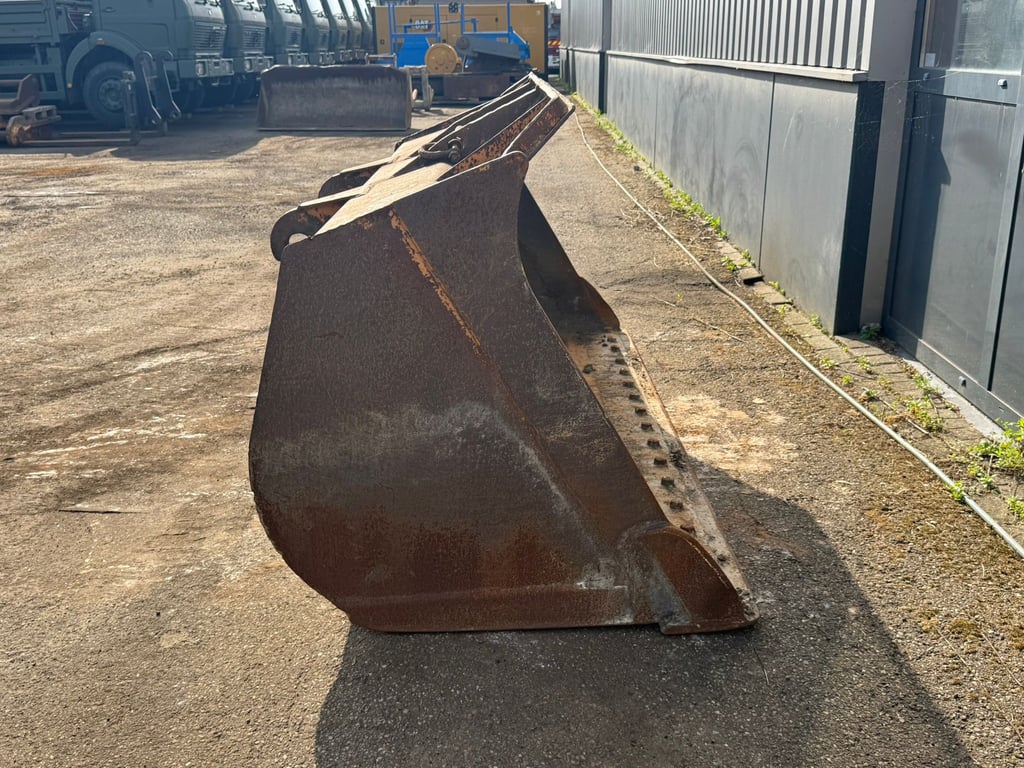 Unknown WG-2500 Volvo small 70001809 Onbekend WG-2500 Volvo small 1 Small Vans image 7