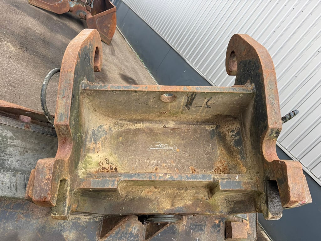 Tilting Bucket CW45 27-42 tons excavator 70001932 Tilting Bucket CW45 27-42 tons excavator 1 image 12