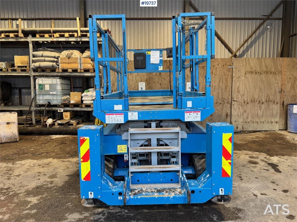 Genie GS3268 Scissor Lift. 1010 hours! 2008 19737 GS3268 Scissor Lift. 1010 hours! 2008 1 image 5