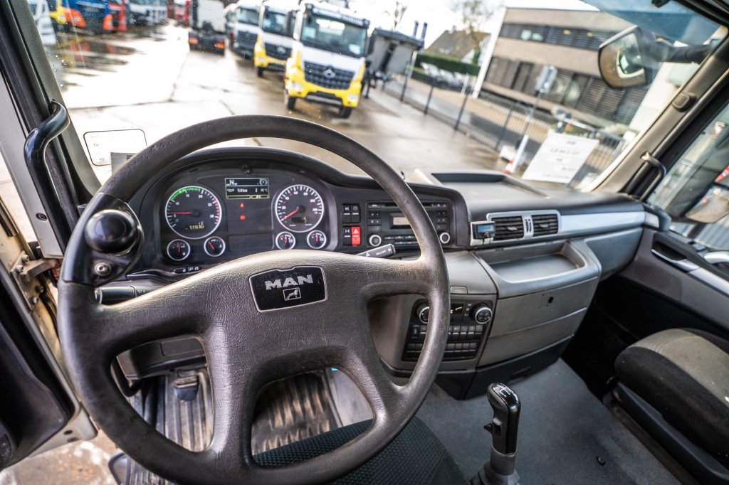 MAN TGS 33.440 BLS+ Big Axles+Manual+HYDR. 2012 E65140 TGS 33.440 BLS+ Big Axles+Manual+HYDR. 2012 1 image 13