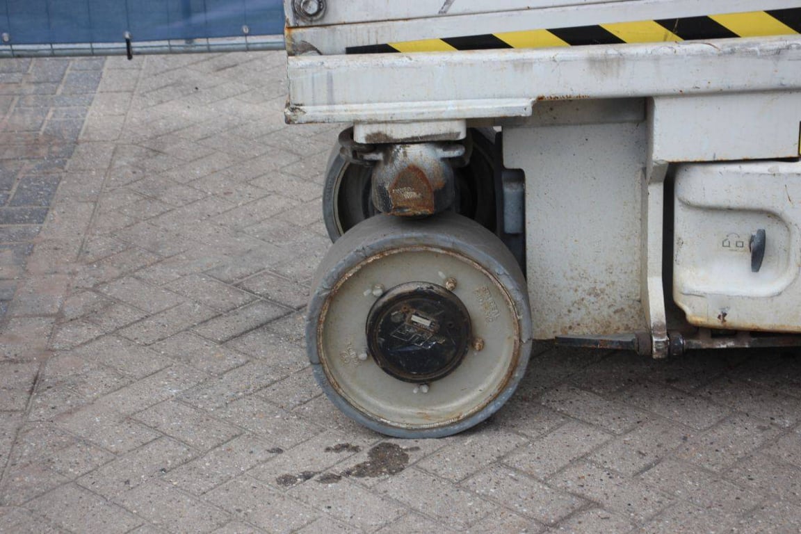 Scissor Lift JLG 2030ES Electric 2006 2006 2030ES 2006 1 Scissor Lifts image 11