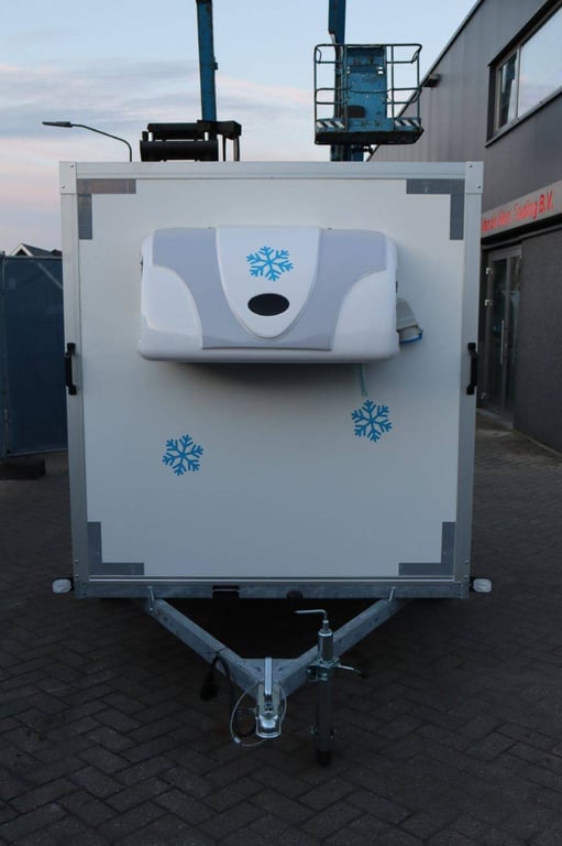 Closed refrigerated trailer 260x150cm 2025 New 2025 COBO 2025 0 image 8
