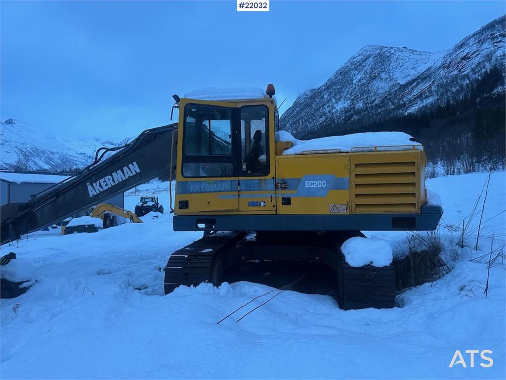 Åkerman EC200 excavator with 2 buckets. SEE VIDEO. 1996 22032 Akerman EC200 excavator with 2 buckets. SEE VIDEO. 1996 1 Cr...