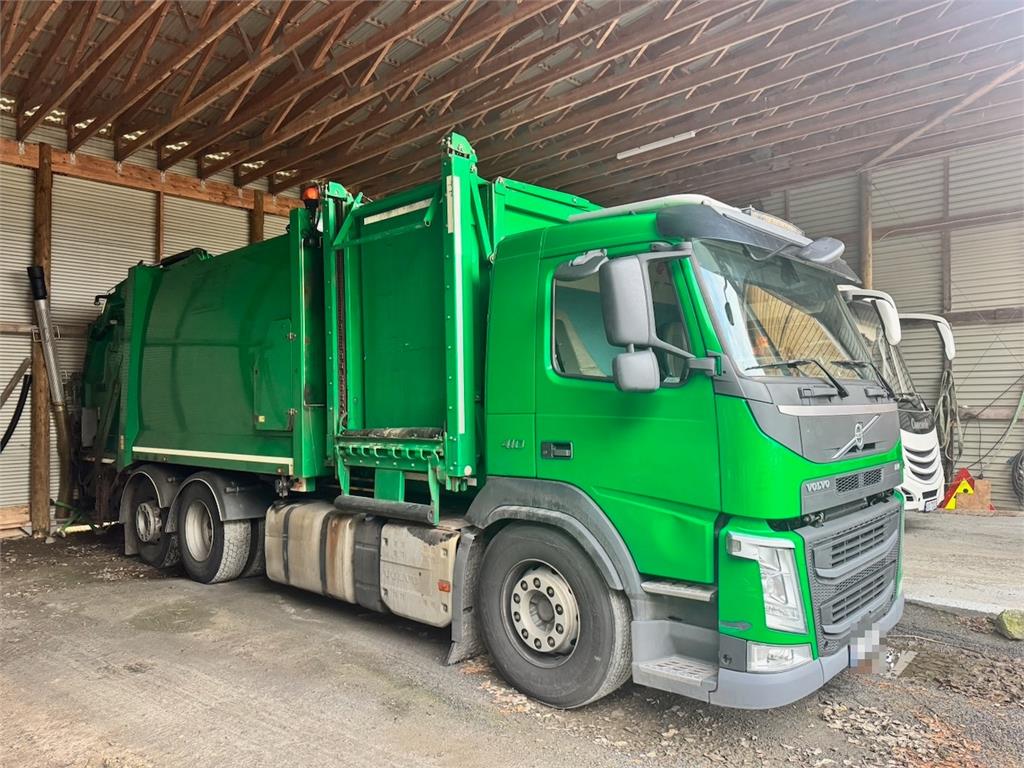 Volvo FM410 2-Chamber Refuse Truck. 2017 21704 FM410 2-Chamber Refuse Truck. 2017 1 image 7