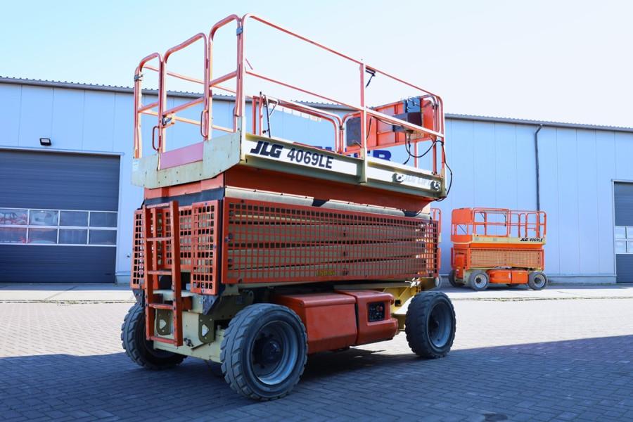 JLG 4069LE Electric, 14.2m Working Height, 360kg Capac 2012 JLG - 4069LE - 90288 4069LE Electric, 14.2m Working Height, 36...