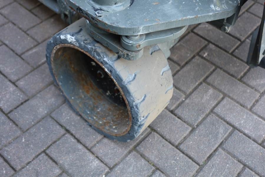 Holland Lift Ecostar HL-9714 Electric, 12m Working Height, 325k 2012 HOLLAND LIFT - Ecostar HL-9714 - 63529 Holland lift E...