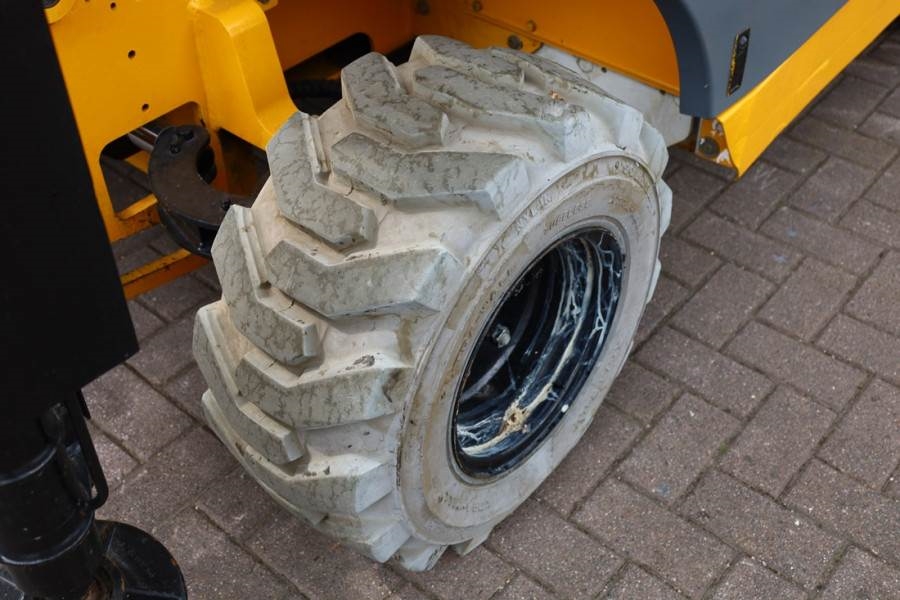 Haulotte Compact 12RTE Electric, 12m Working Height, 450kg 2011 HAULOTTE - Compact 12RTE - 63601 Compact 12RTE Electric, 1...