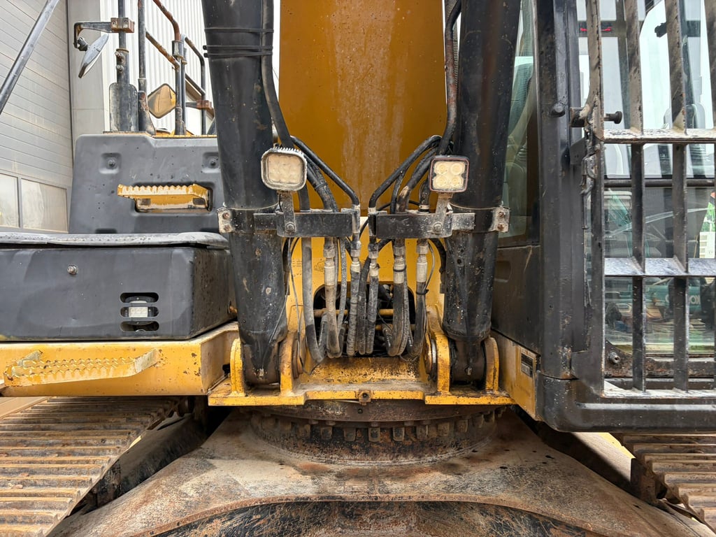 Caterpillar 329ELN 2015 00033762 329ELN 2015 1 image 9