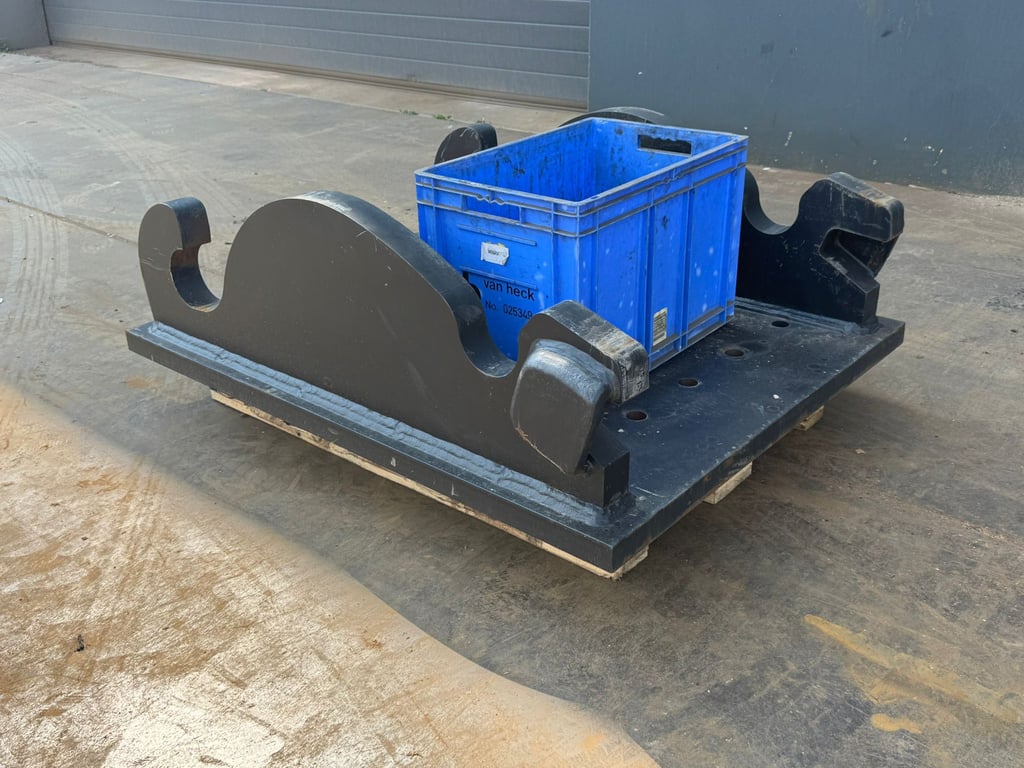 Caterpillar Caterpillar Plate CW70 2021 70001890 Caterpillar Plate CW70 2021 1 image 2
