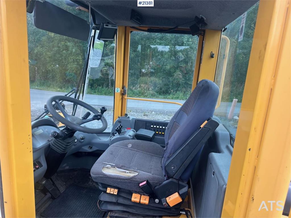 Volvo L90E wheel loader. WATCH VIDEO. 2006 21381 L90E wheel loader. WATCH VIDEO. 2006 1 Wheel Loaders image 11