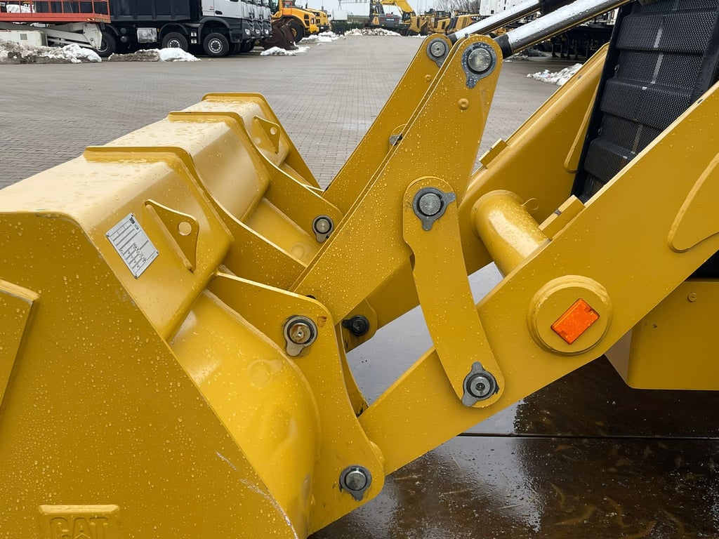 Heavy machinery product image - Image 13 of 15