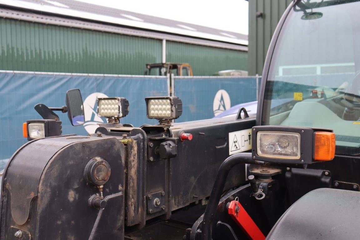 New Holland LM5060 Diesel 88kW 4000kg 7.1m 2011 Telehandler 2011 LM5060 2011 1 image 13