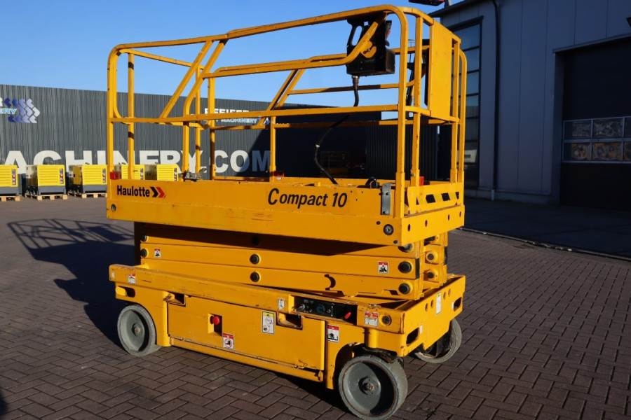 Haulotte Compact 10 Electric, 10m Working Height, 450kg Cap 2011 HAULOTTE - Compact 10 - 61861 Compact 10 Electric, 10m Wo...