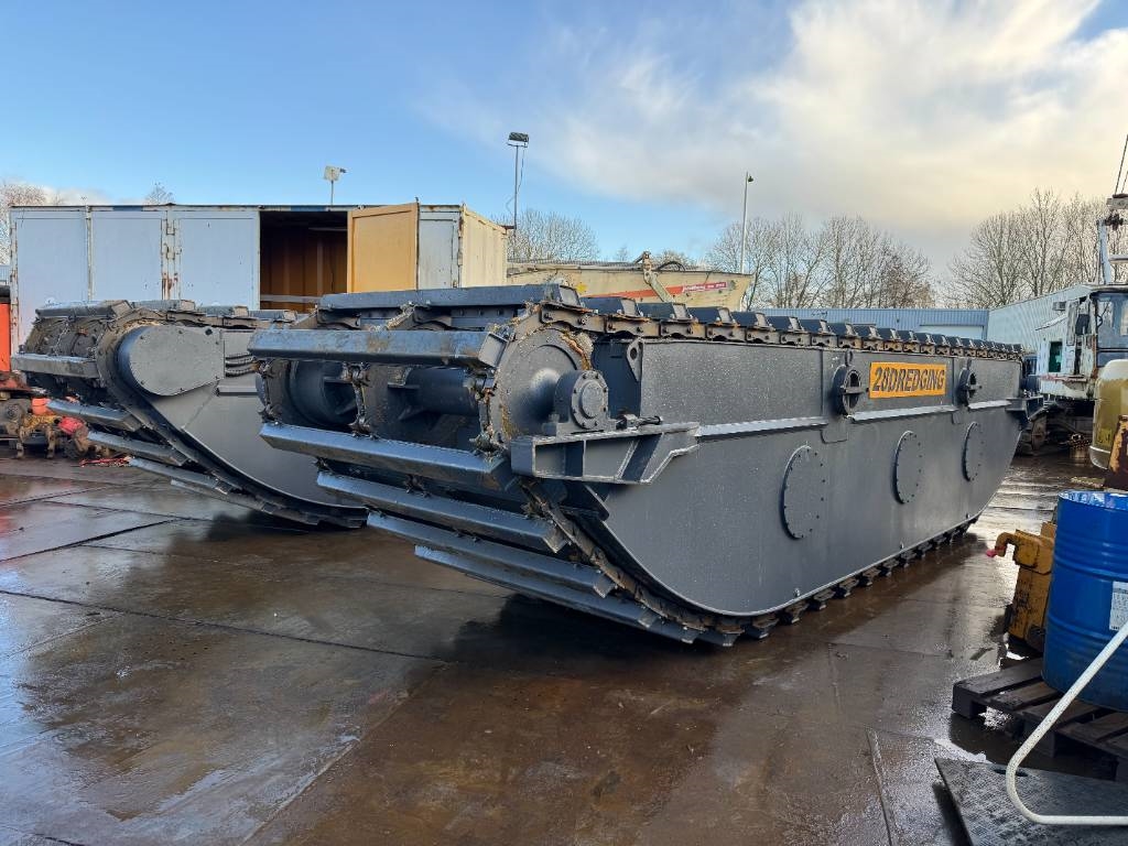 CAT swamp buggy amphibious undercarriage (unused) 2025 5213 swamp buggy amphibious undercarriage (unused) 2025 1 Crawler E...