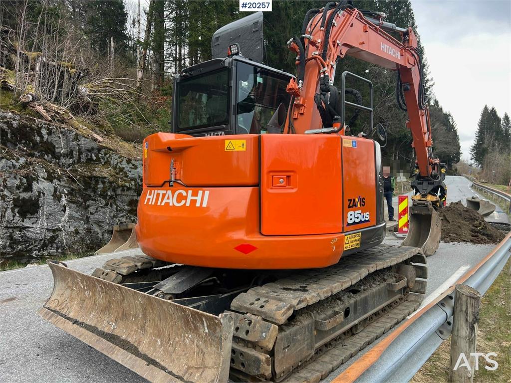 Hitachi zx85us-6 excavator w/ rototilt, sanding bucket, di 2022 20257 zx85us-6 excavator w/ rototilt, sanding bucket, di 2...