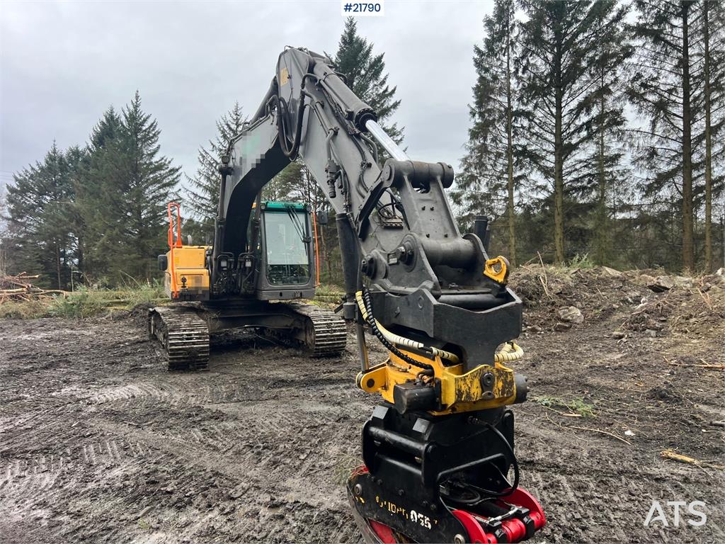 Volvo ec210cl excavator w/ rototilt, sanding bucket and 2010 21790 ec210cl excavator w/ rototilt, sanding bucket and 2010 ...