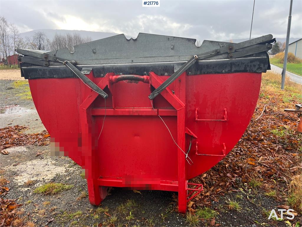 BFAB asphalt tank w/ manual canopy 2015 21776 BFAB asphalt tank w/ manual canopy 2015 1 image 10