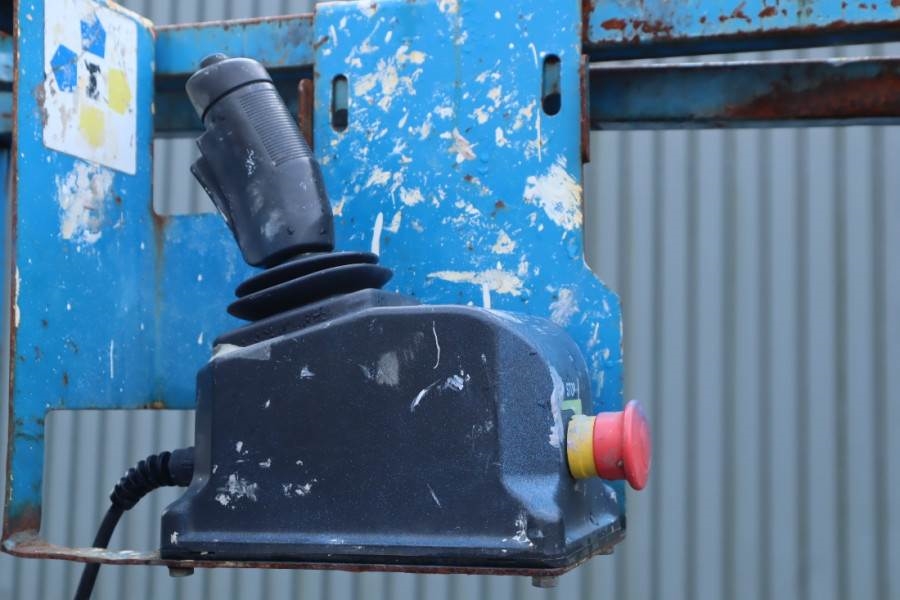 Genie GS2632 Electric, Working Height 10m, 227kg Capacit 2006 GENIE - GS2632 - 62759 GS2632 Electric, Working Height 10m, ...