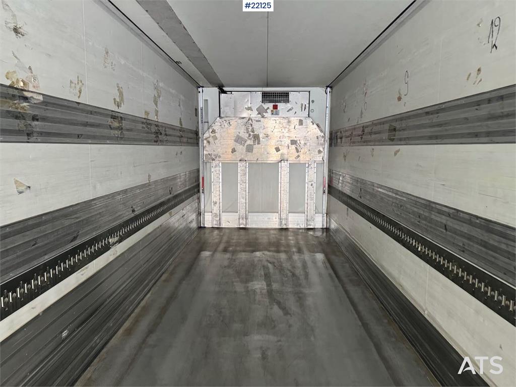 Krone box semi-trailer with Thermo King unit 2015 22125 box semi-trailer with Thermo King unit 2015 1 Refrigerated semi tr...