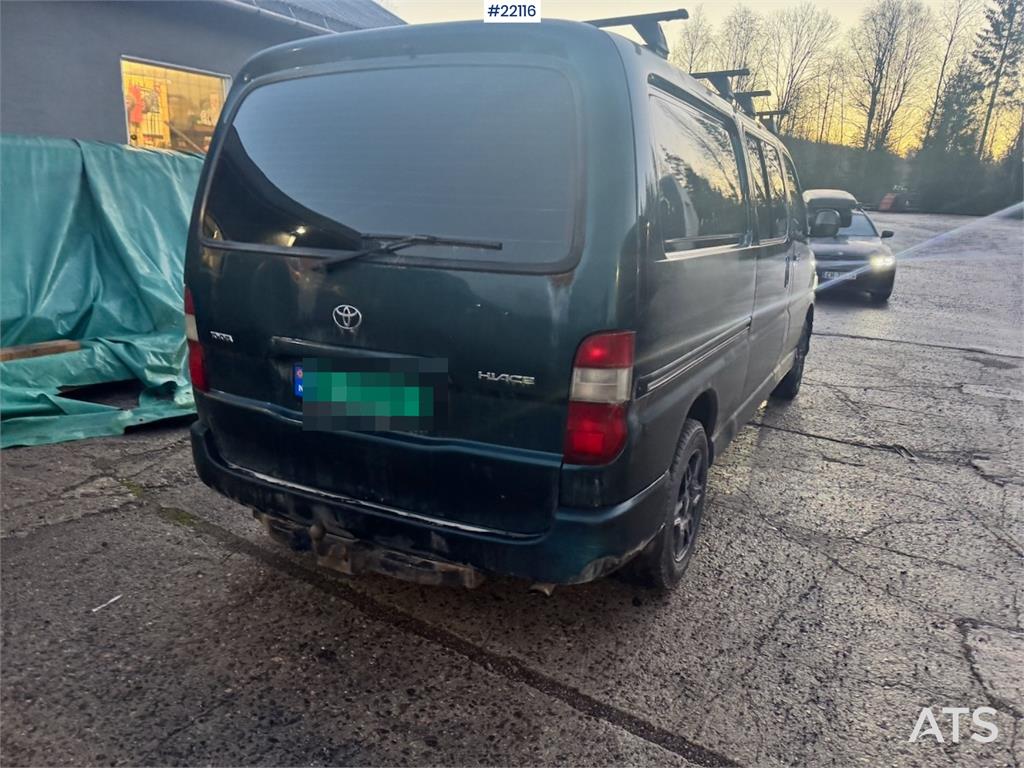 Toyota Hiace with interior shelving 2007 22116 Hiace with interior shelving 2007 1 Closed vans image 19