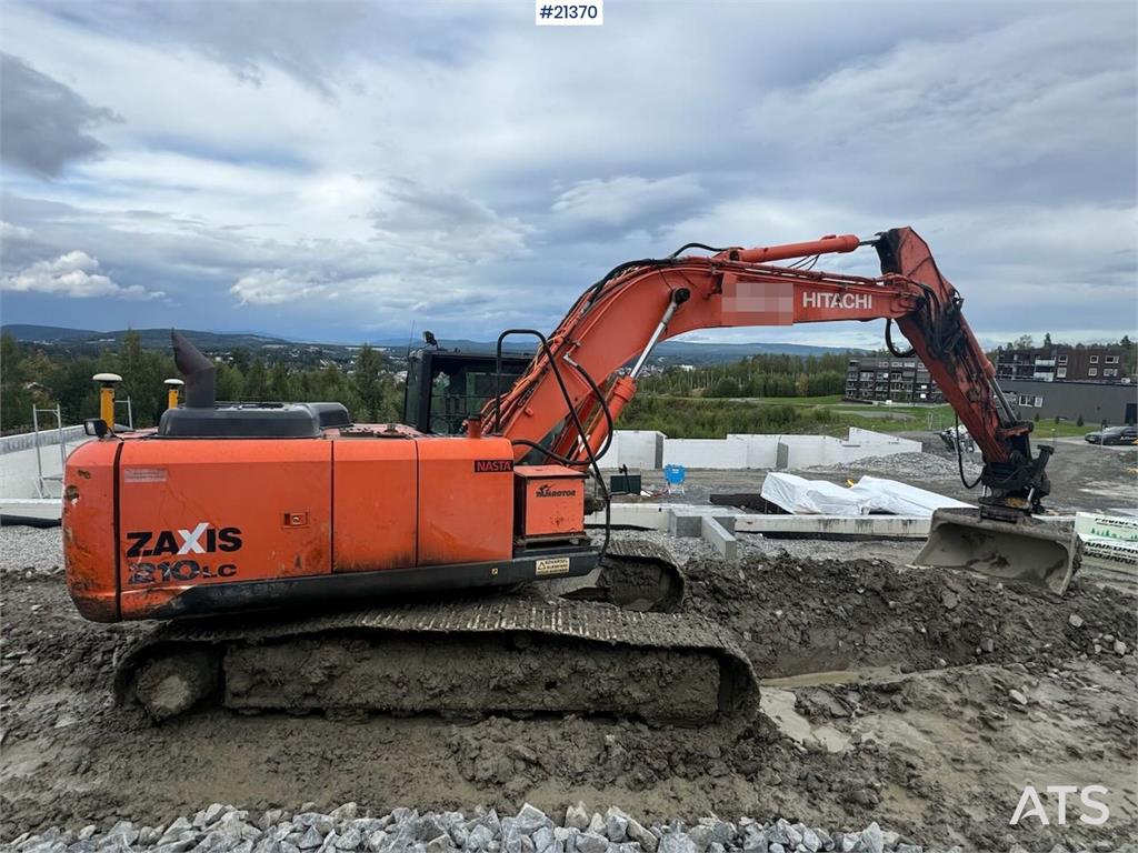 Hitachi ZX210LC-5B Tracked excavator w/ tilt, bucket and G 2013 21370 ZX210LC-5B Tracked excavator w/ tilt, bucket and G 2...