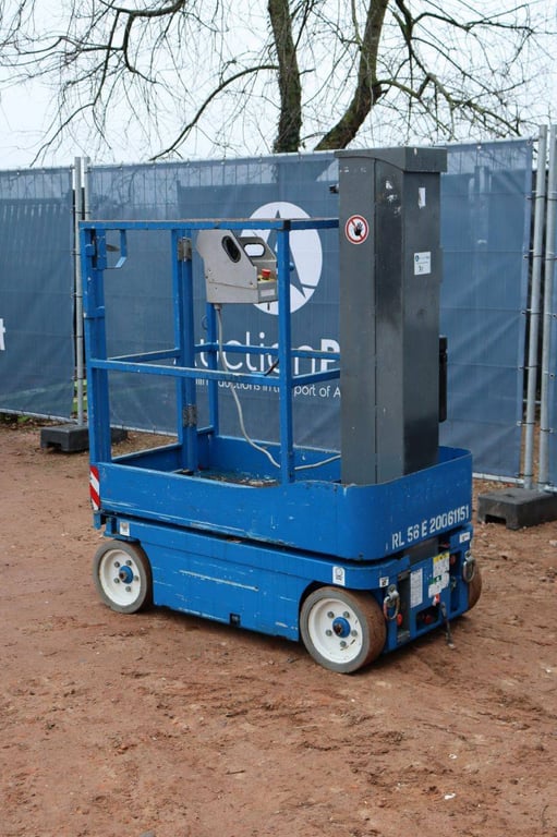 Skyjack SJ12 Electric Mast Lift 5.6m 2015 2015 SJ12 2015 1 image 4