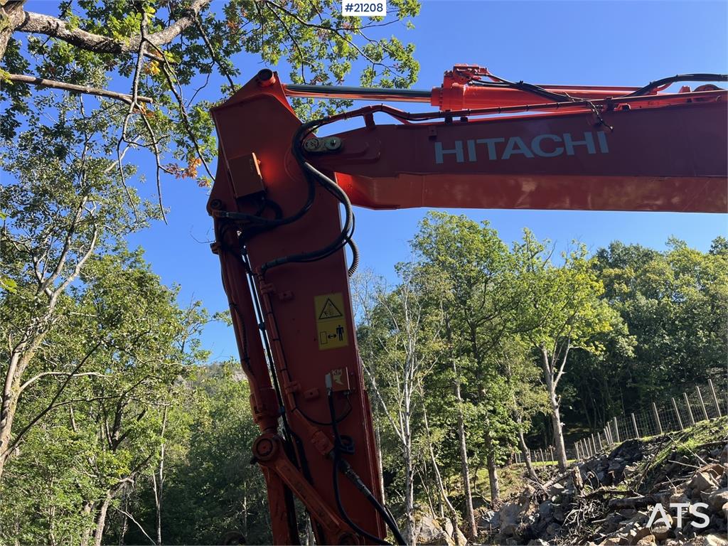 Hitachi zx190lc-5B excavator w/ rototilt, sanding bucket, 2016 21208 zx190lc-5B excavator w/ rototilt, sanding bucket, 201...