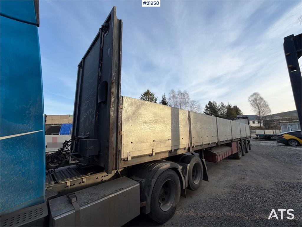 Tyllis L3 3-axle flatbed semi-trailer with side boards Re 2006 21958 Tyllis L3 3-axle flatbed semi-trailer with side board...