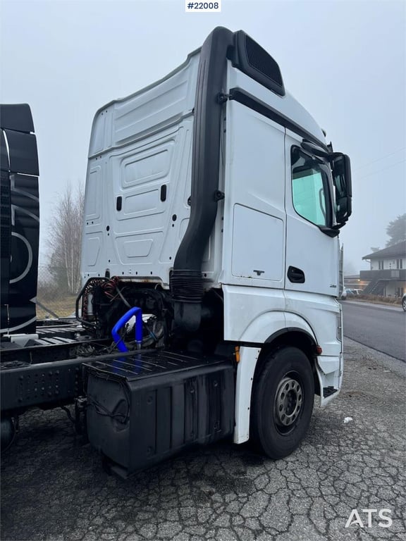 Mercedes-Benz Actros 2551 6x2 Tractor Unit – Repair Object 2014 22008 Actros 2551 6x2 Tractor Unit – Repair Object 2014 1 ...