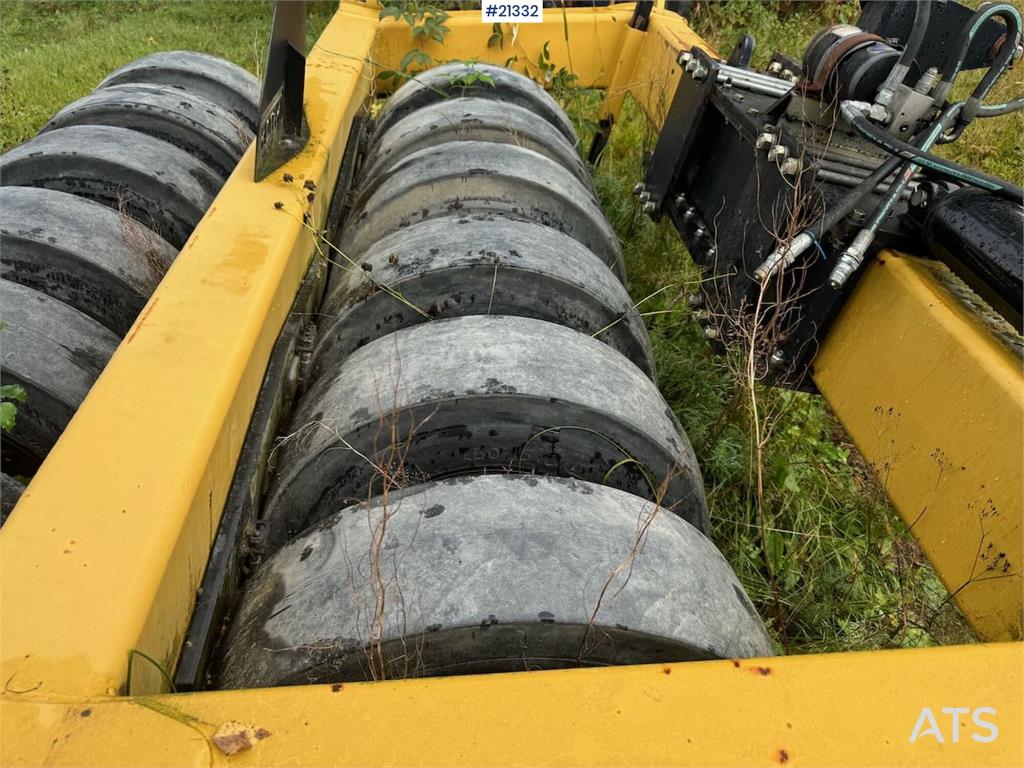 Hardi Hitch Rubber Roller. 21332 Hitch Rubber Roller. 1 image 13
