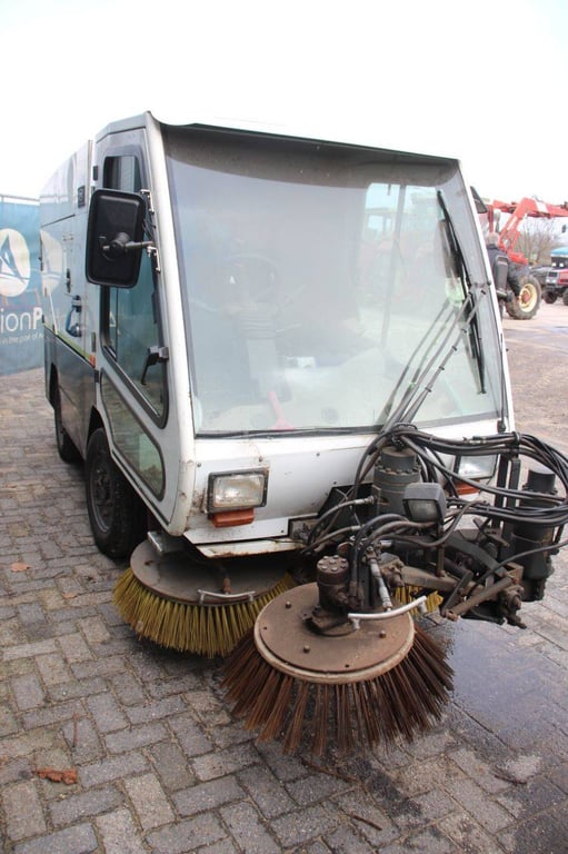 Tennant A60 Diesel Sweeper 2008 2008 A60 2008 1 image 6