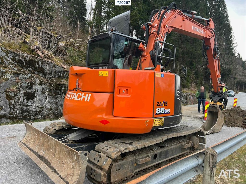 Hitachi zx85us-6 excavator w/ rototilt, sanding bucket, di 2022 20257 zx85us-6 excavator w/ rototilt, sanding bucket, di 2...