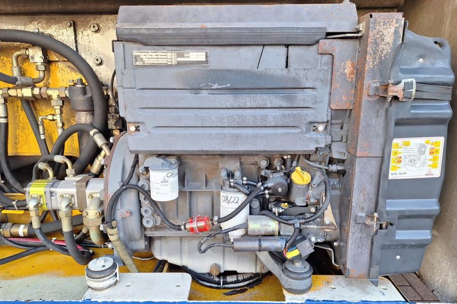 Liftlux SL205-25D4WDS/P Diesel, 4x4 Drive, Hydraulic Deck 2002 LIFTLUX - SL205-25D4WDS/P - 90387 Liftlux SL205-25D4WDS/P D...