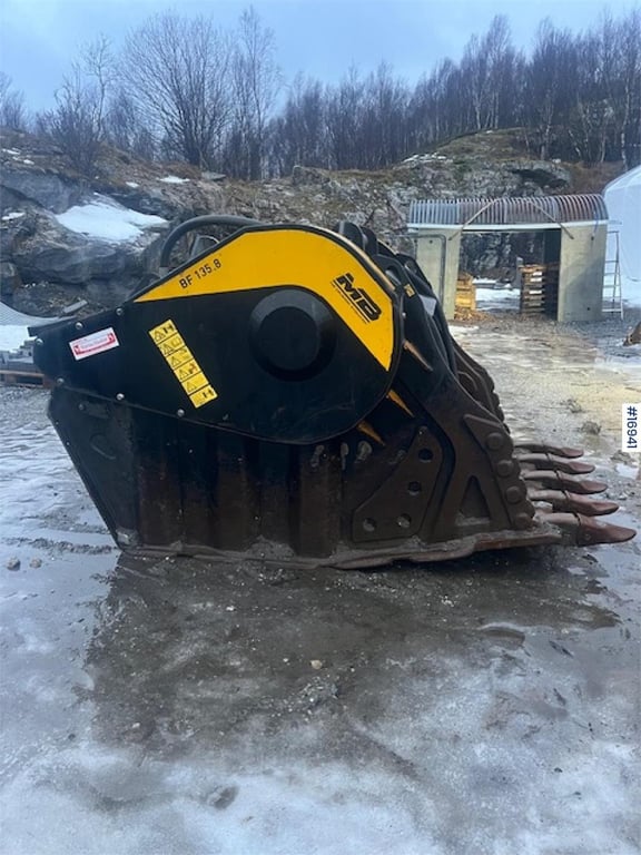MB Crusher crushing bucket w/ G90 attachment 2017 16941 MB CRUSHER crushing bucket w/ G90 attachment 2017 1 image 5