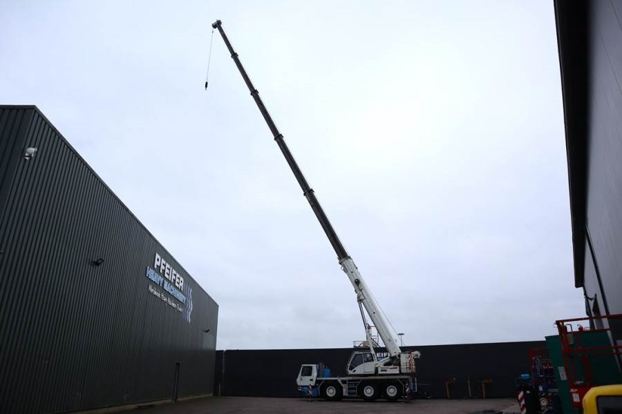 Grove GMK3055 Diesel, 6x6x6, 55t Capacity, 43m Main Boom 2008 GROVE - GMK3055 - 90401 GMK3055 Diesel, 6x6x6, 55t Capacity,...