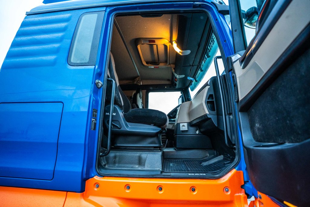 MAN TGX 18.420 XL BLS+INTARDER+HYDR. 2017 E64741 TGX 18.420 XL BLS+INTARDER+HYDR. 2017 1 image 15