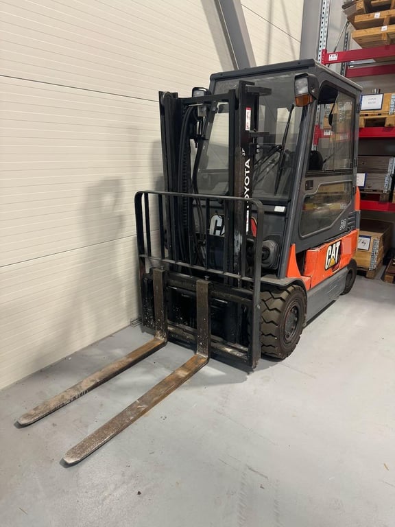 Toyota 7FBMF30 Counterbalance Forklift 2012 21064 7FBMF30 Counterbalance Forklift 2012 1 Forklift image 3