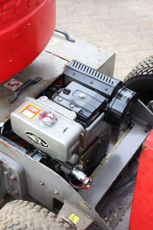 Articulating boom lift Niftylift HR12 Diesel 2015 2015 Niftylift HR12 2015 1 image 13