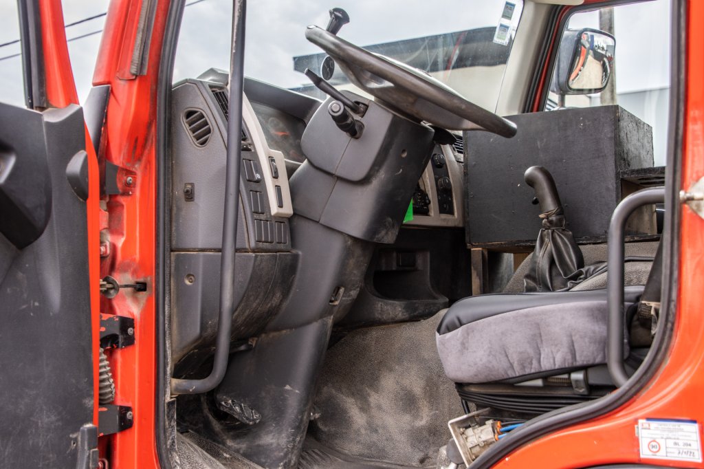 VOLVO FE 300 - 172 890 KM 2011 E57855 FE 300 - 172 890 KM 2011 1 image 8