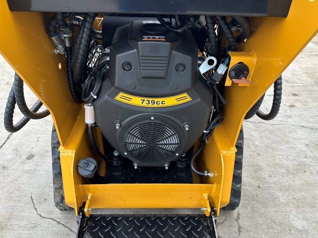 Skid Steer Loader AGT MX-CRT23 Petrol 2025 with Pelican Bucket GIYI X-PG44C New 2025 AGT Industrial MX-CRT23 2025 0 image 15