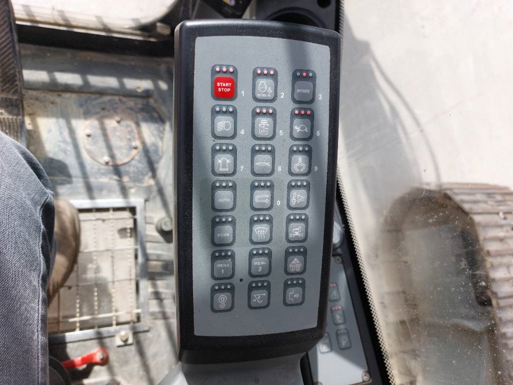 Liebherr R 946LC (Lifting Cab) 2018 ATR-2097 R 946LC (Lifting Cab) 2018 1 Crawler Excavators image 11