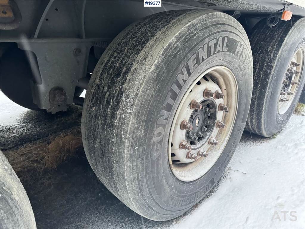 Schmitz Cargobull closed semi trailer w/ refrigerator/freezer unit 2016 19377 Schmitz Cargobull closed semi trailer w/ ref...