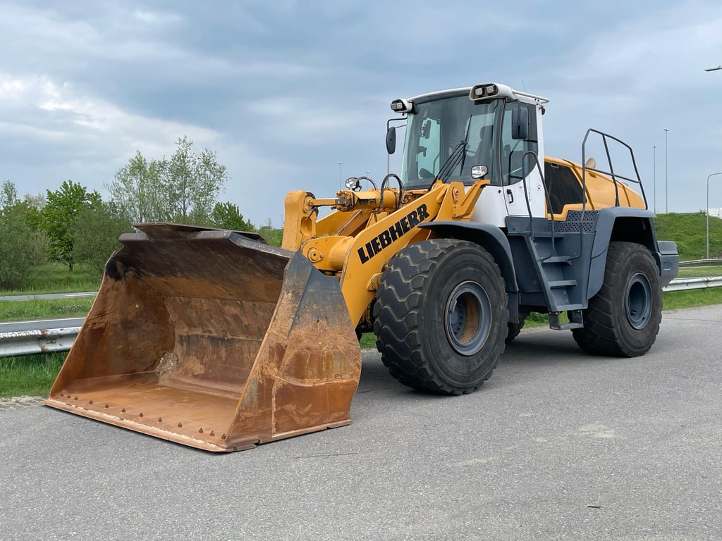 Liebherr L580 2015 70001770 L580 2015 1 image 2