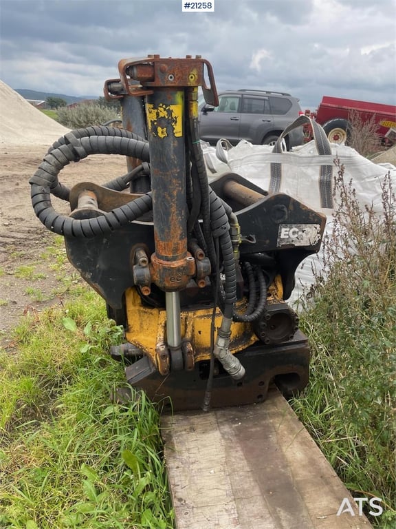 Hitachi ZX 190 LC-6 with Engcon rototilt og graveskuffe. 2018 21258 ZX 190 LC-6 with Engcon rototilt og graveskuffe. 2018 ...